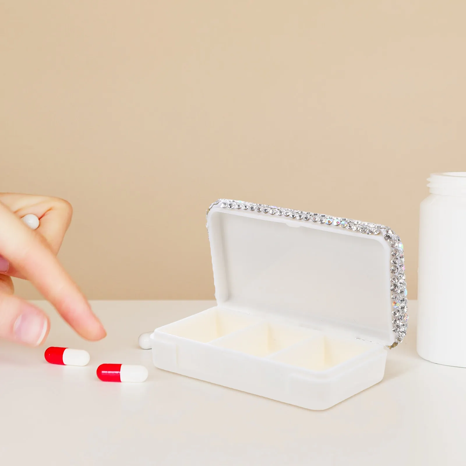 Portable Crystal Pill Organizer Small Compact Sealed Pill Box Travel Medicine Case Mini Pocket Holder Weekly Medicine Organizer