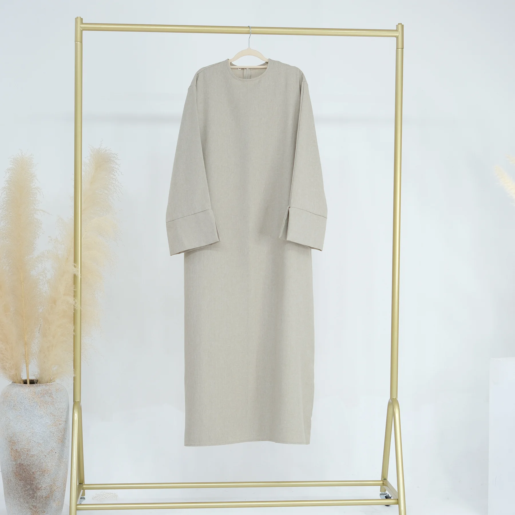 

2025 New Dubai Abaya for Muslim Women Eid Ramadan Modest Dress Türkiye Loose Large Elegant Dress Gown Female Islam Clothing