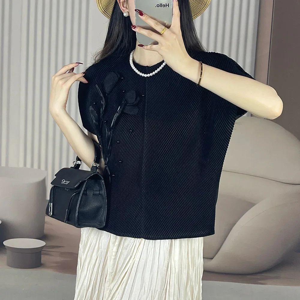 

Miyake Style High-end Sense Dragon Scale Pleated Short-sleeved T-shirt for Women 2025 Summer New Niche Design Hand-cranked Top