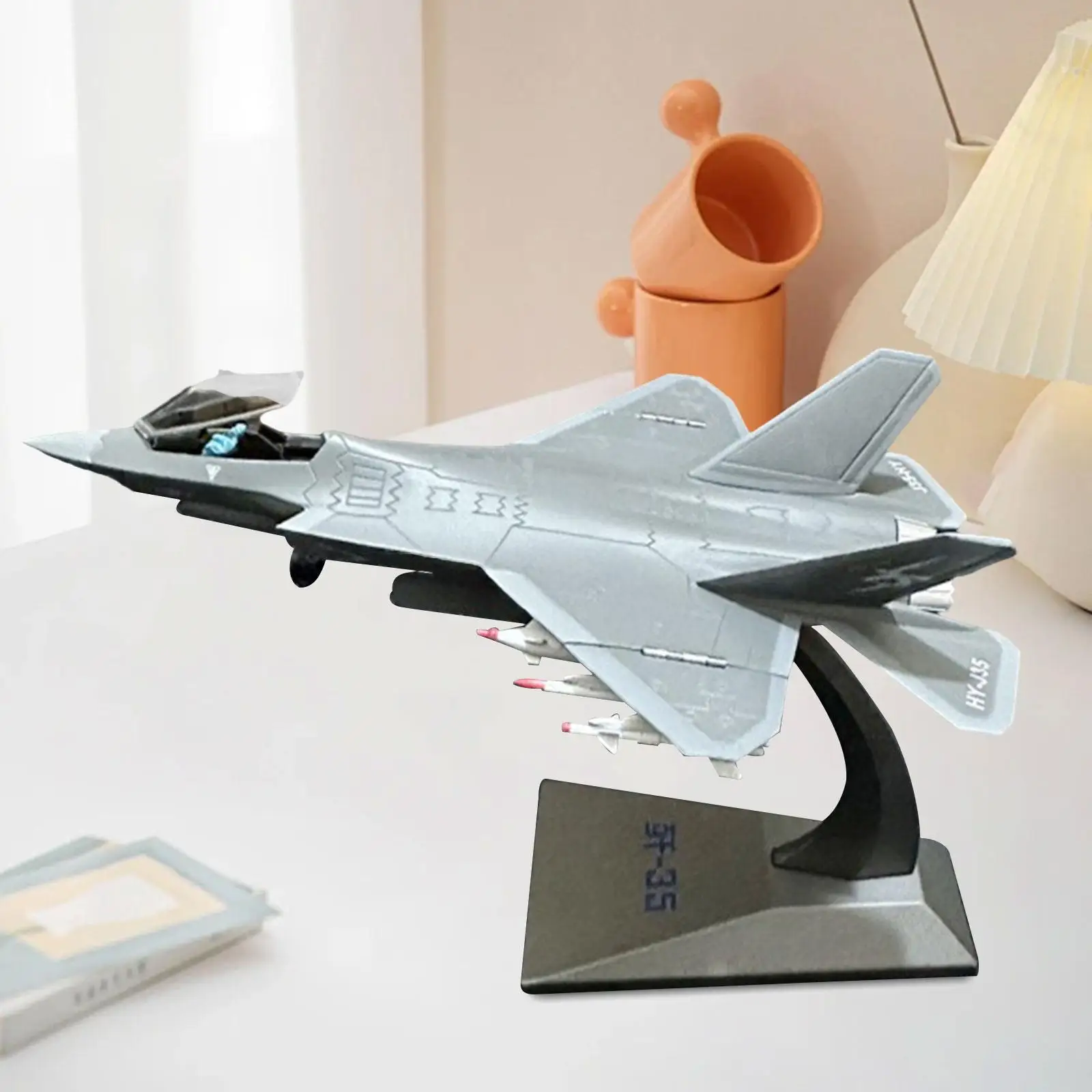 Fighter Jet Model with Base Realistic 1: 100 Aircraft Diecast Model for Living Room Bookshelf Cafe Bedroom Aviation Commemorate