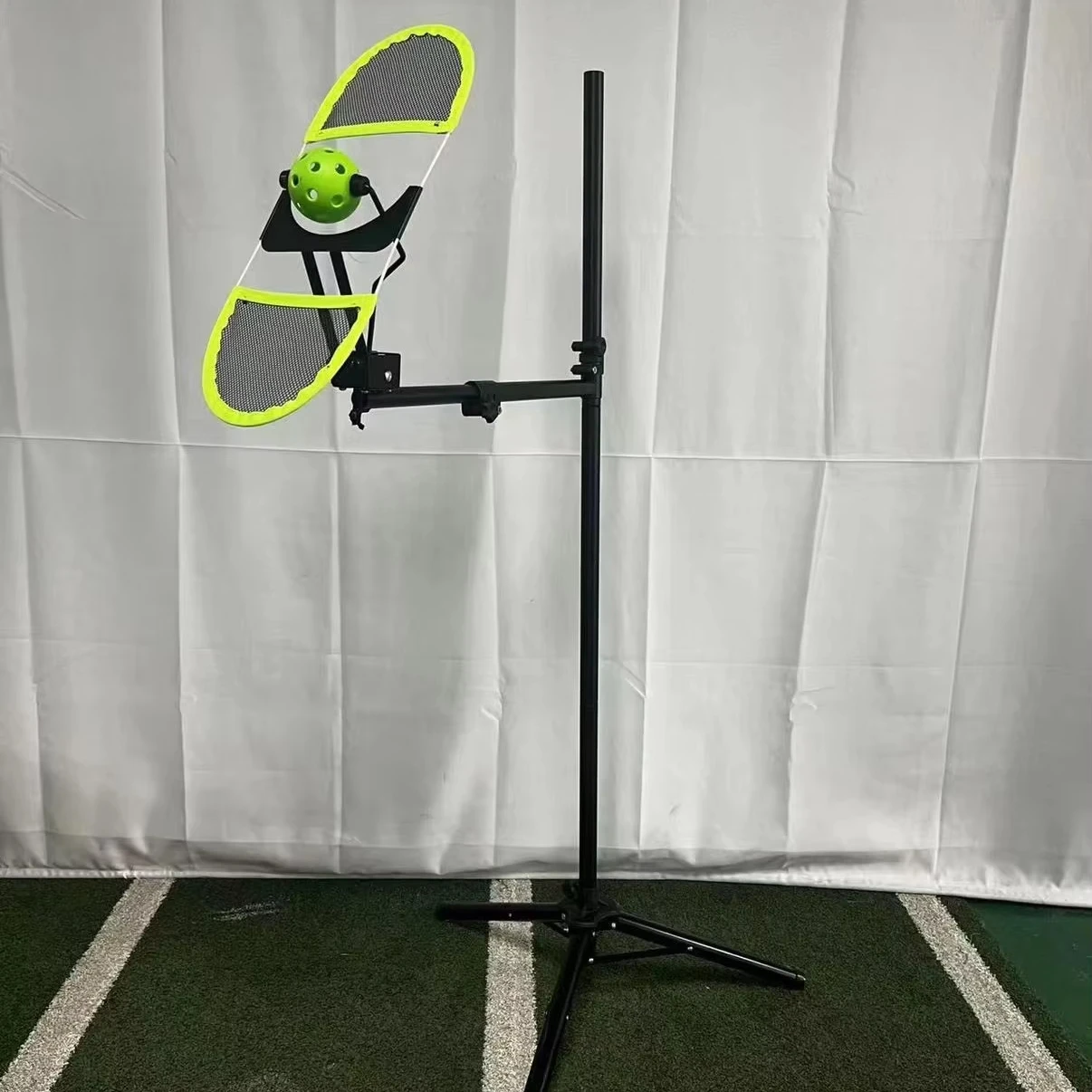 

Multi Functional Pickleball Training Equipment with Adjustable Height Portable 360 Degree Rotation and Adjustable Lift