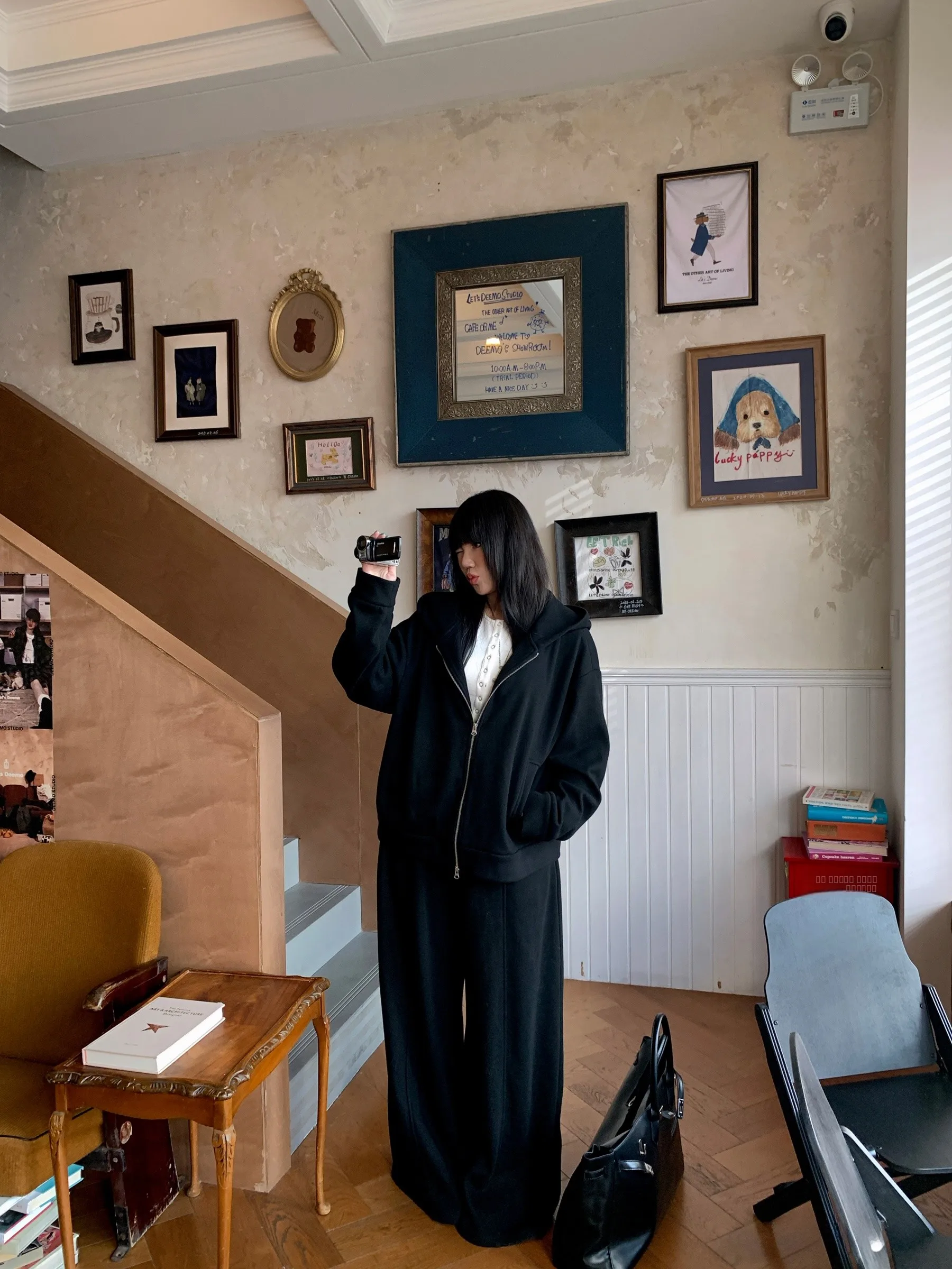 

Комплект Boolibyoo Long Term Series: Шерстяное пальто с капюшоном большого размера и повседневные брюки для женщин – модный зимний образ