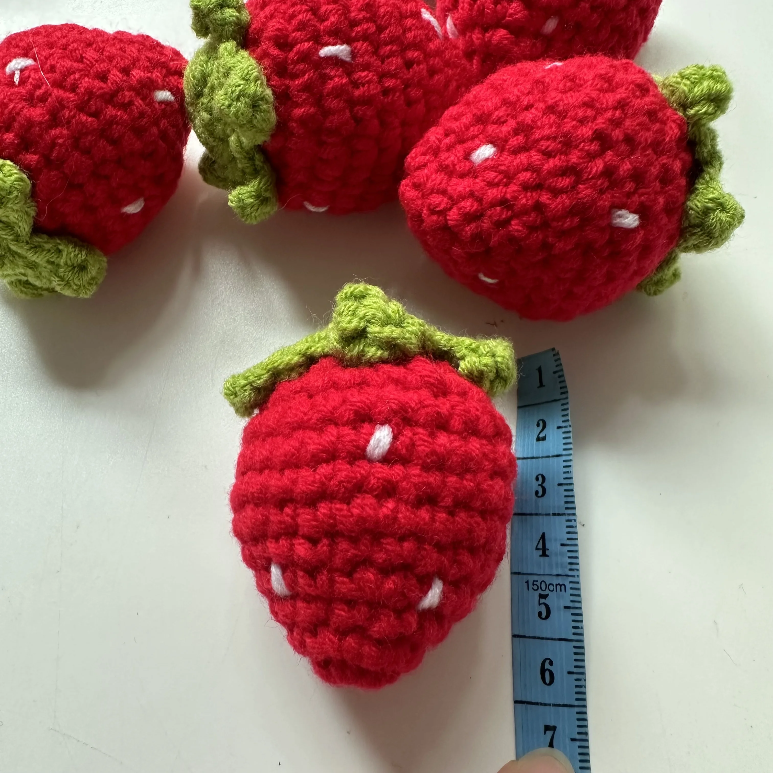 Handmade Wool Crochted Strawberry Pendant Woven Fruit Pendant Keychain Keyring Creative Car Bag Decoration  Jewelry Gift