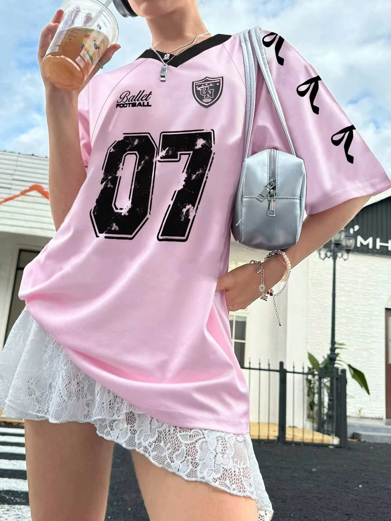 Camiseta de fútbol rosa a la moda para mujer, camiseta informal de verano No.07 con gráfico de lazo, ropa de calle holgada de manga corta de gran tamaño a la moda