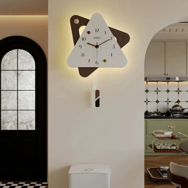 Luxury Modern Wall Clocks Living Room Aesthetic Minimalist Design Wall Watch Creative Xenomorph Reloj De Pared Room Decorations