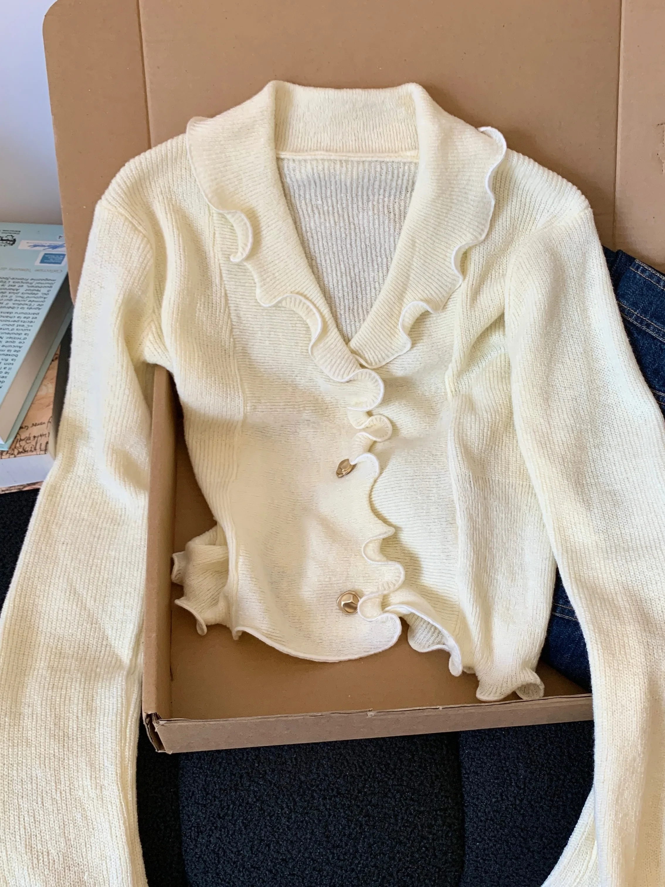 

Apricot Ruffled Lapel Knitted Sweater For Women Chic Long Sleeved Single Breasted Knitwear 2025 New Sun Protection Cardigans