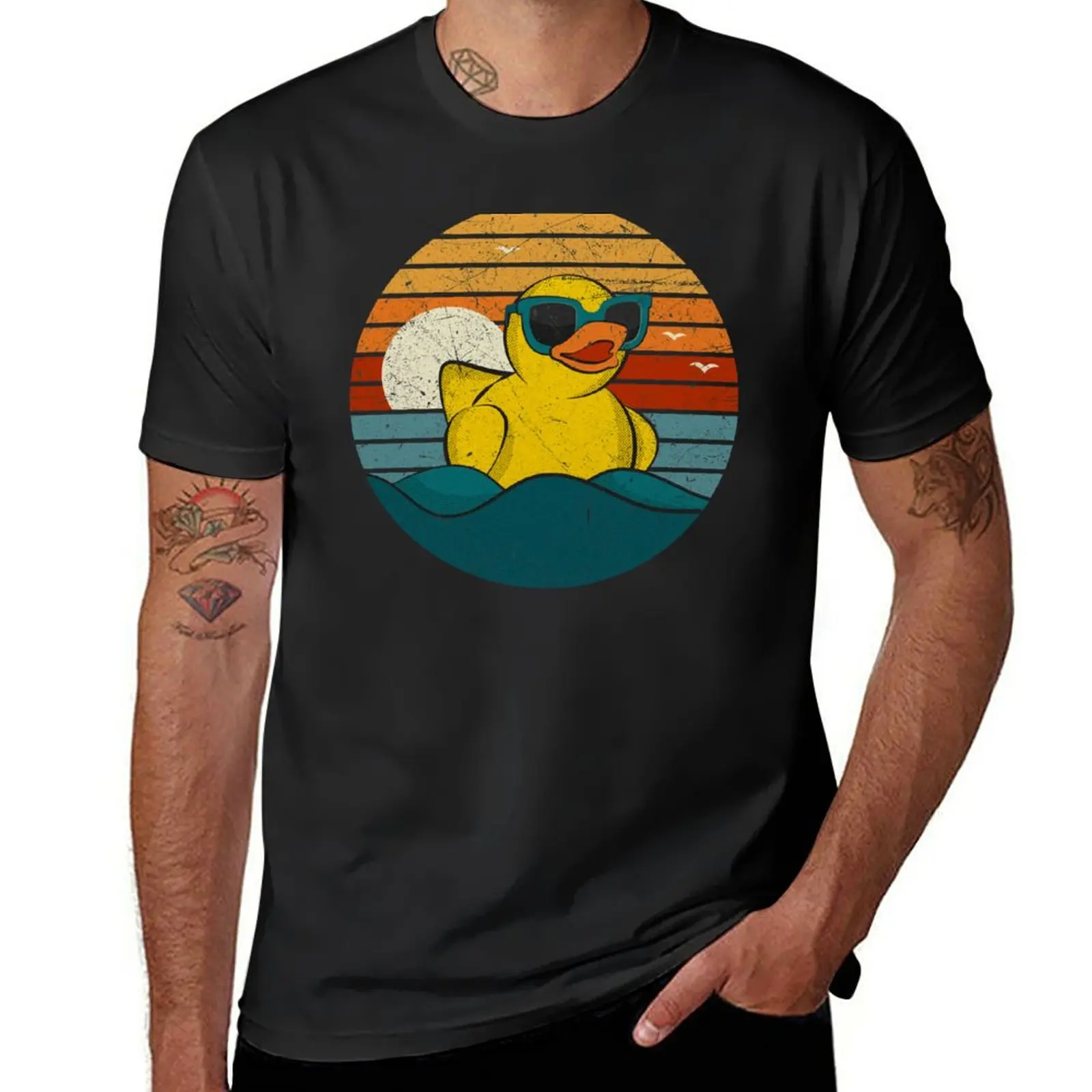 New Vintage Retro Sunset Art Of Zoo Cute Yellow Rubber Duckling Bath Toy Rubber Duck Ducky T-Shirt anime mens t shirt graphic