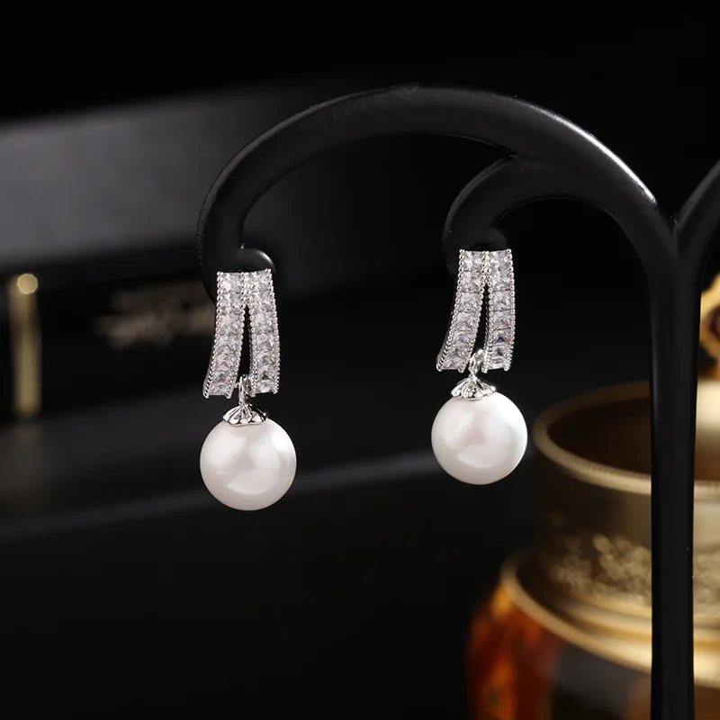 French Minimalist Zircon for Women S925 Silver Needle Creative Jewelry Wholesale Geometric Pearl Earrings 2024 New Mode