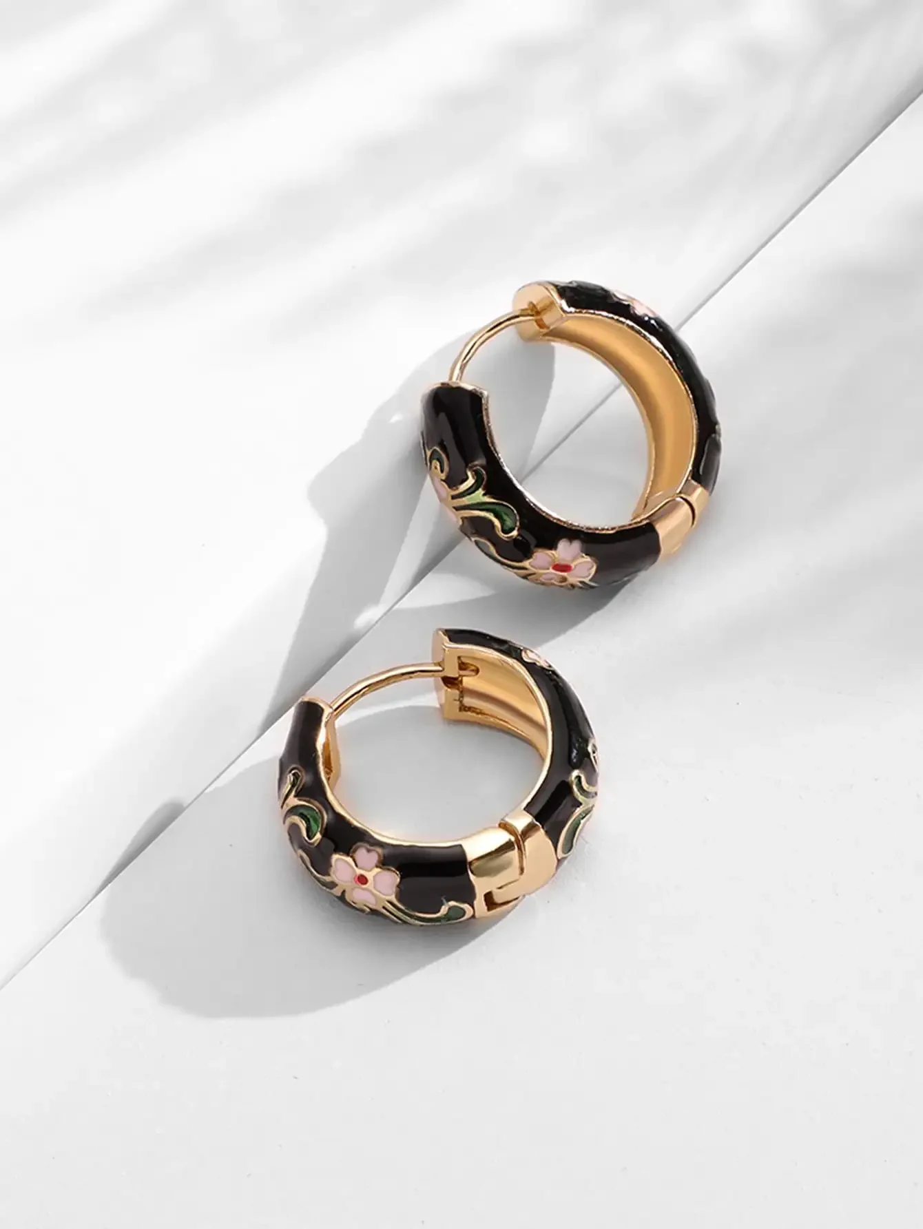 

Vintage Metal Geometric Round Hoop Earrings Colorful Flowers Hoop Earrings for Women Holiday Party Prom Jewelry Gifts