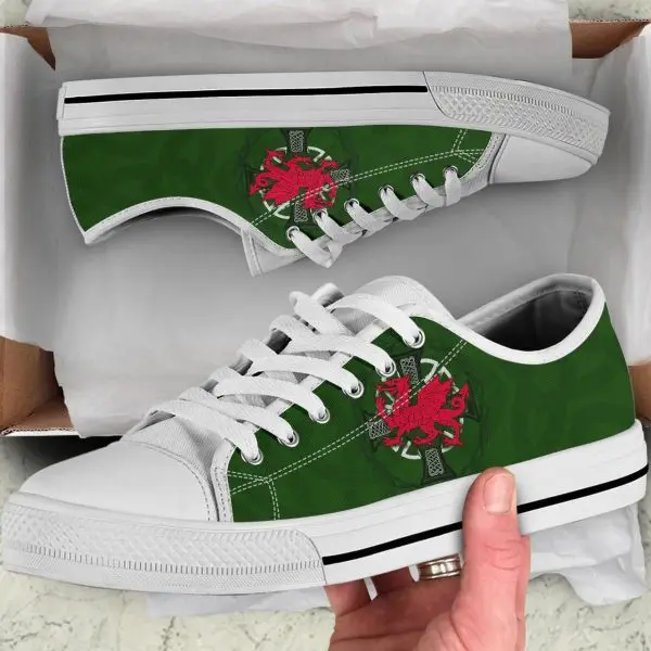 Hot Summer Cool Dragon with Celtic Cross Irish St Patrick’s Day Man Woman High Quality Lightweight Low Top Canvas Shoes Sneakers