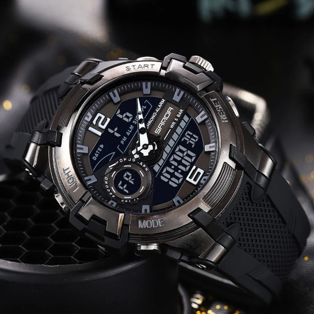 حار بيع ساعة رياضية رجالية جديدة، شخصية باردة للماء الساعات الإلكترونية المألوف الهاتفي عرض مزدوج ساعة المعصم