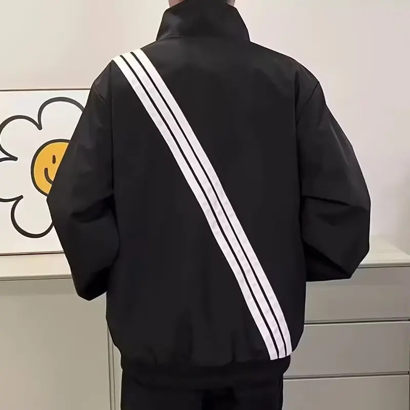 خريف جديد وسيم الوقوف طوق مع ثلاثة خطوط، تطريز خياطة قطرية، تسمية صغيرة، وظيفية عصرية للزوجين