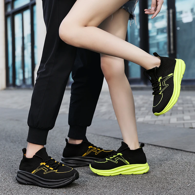 2024 New Couple Casual Sports Shoes for Men and Women Outdoor Mesh Breathable Black Running Shoes Jogging Tennis Shoe Men's Shoe