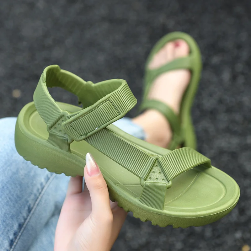 

Сандалии, женская летняя верхняя одежда, мода 2025, новые легкие клетчатые пляжные сандалии на толстой подошве с липучками