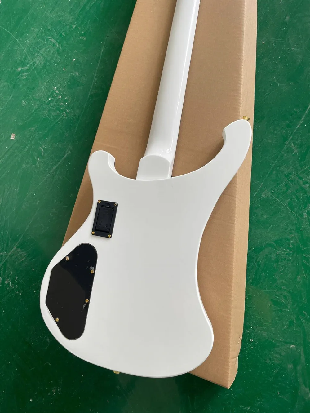 White 4 Strings Electric Bass Guitar with Rosewood Fingerboard, Gold Hardware, Provide Customized Service view 4