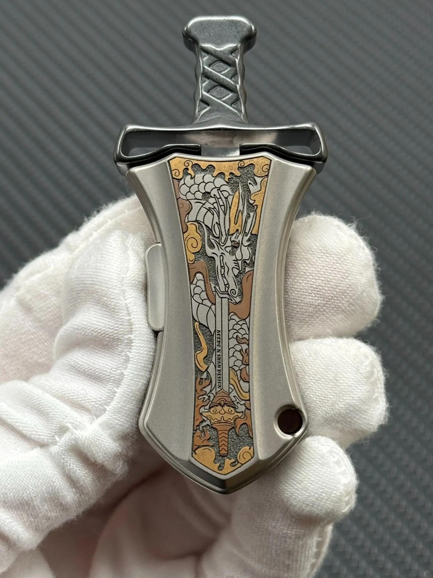Used EDC AC Dragon Chopping Master Sword, Titanium Zirconium Material EDC Decompression Toy