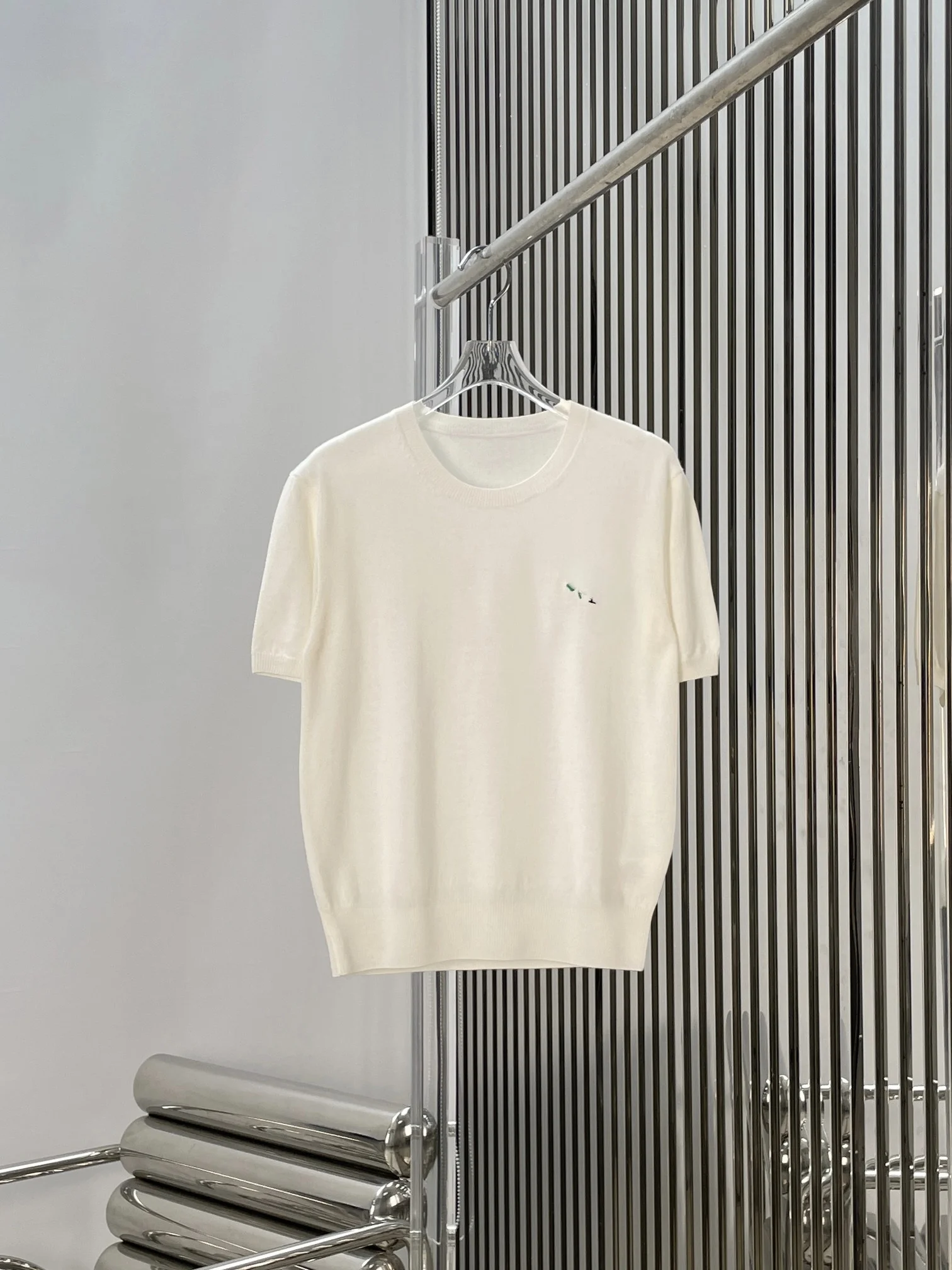 

Slim Fit round Neck Short Sleeve Knitted Top with Embroidered Letter Design Casual Style Four Leaf Clover Pattern Women's Fas...
