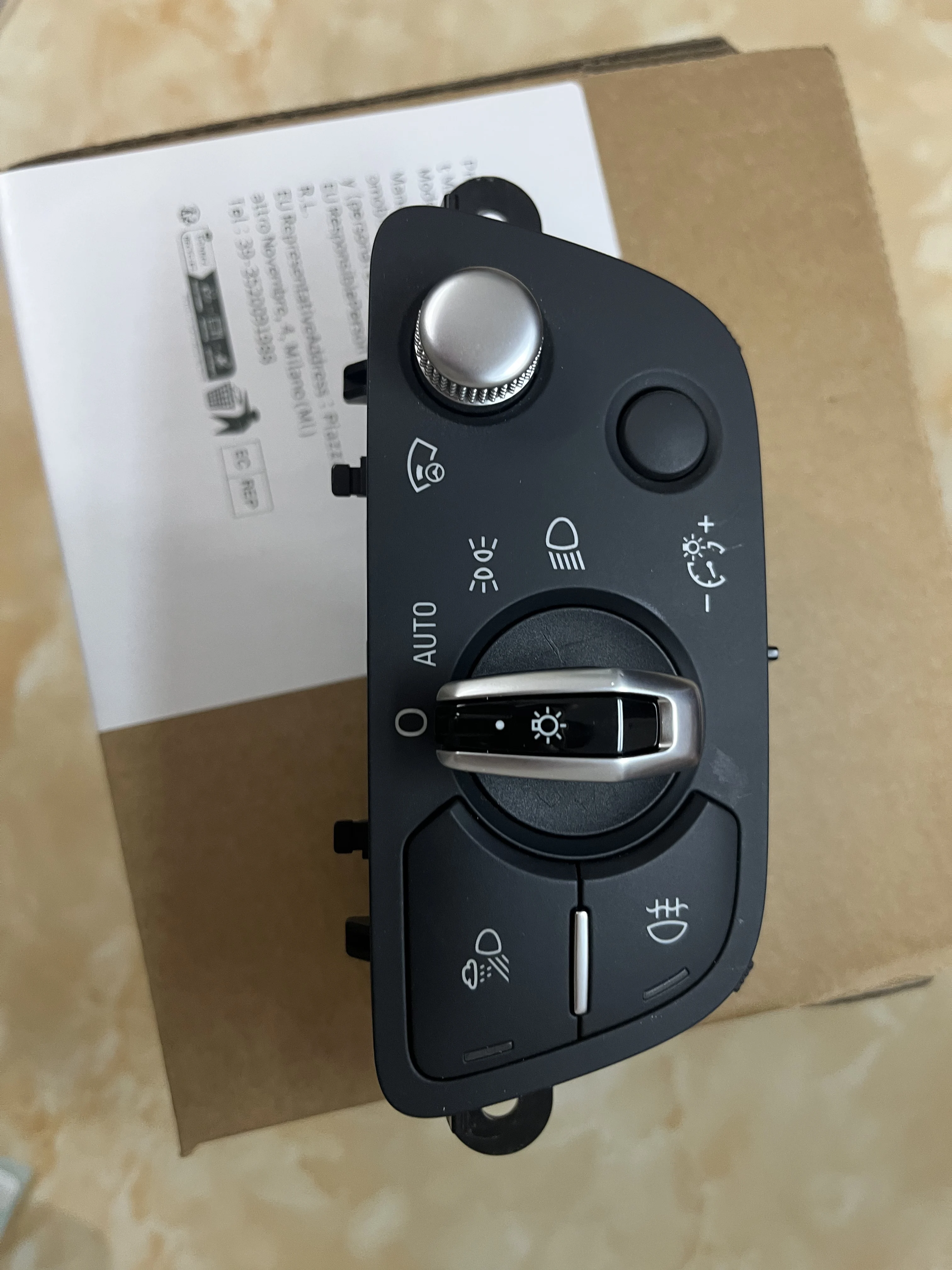 

4M0941531P,4M0941531J, 4M0941531AB,4M0941531AH Headlight Headlamp Auto Control Head Light Multiple Switch Knob for Audi A4 B9