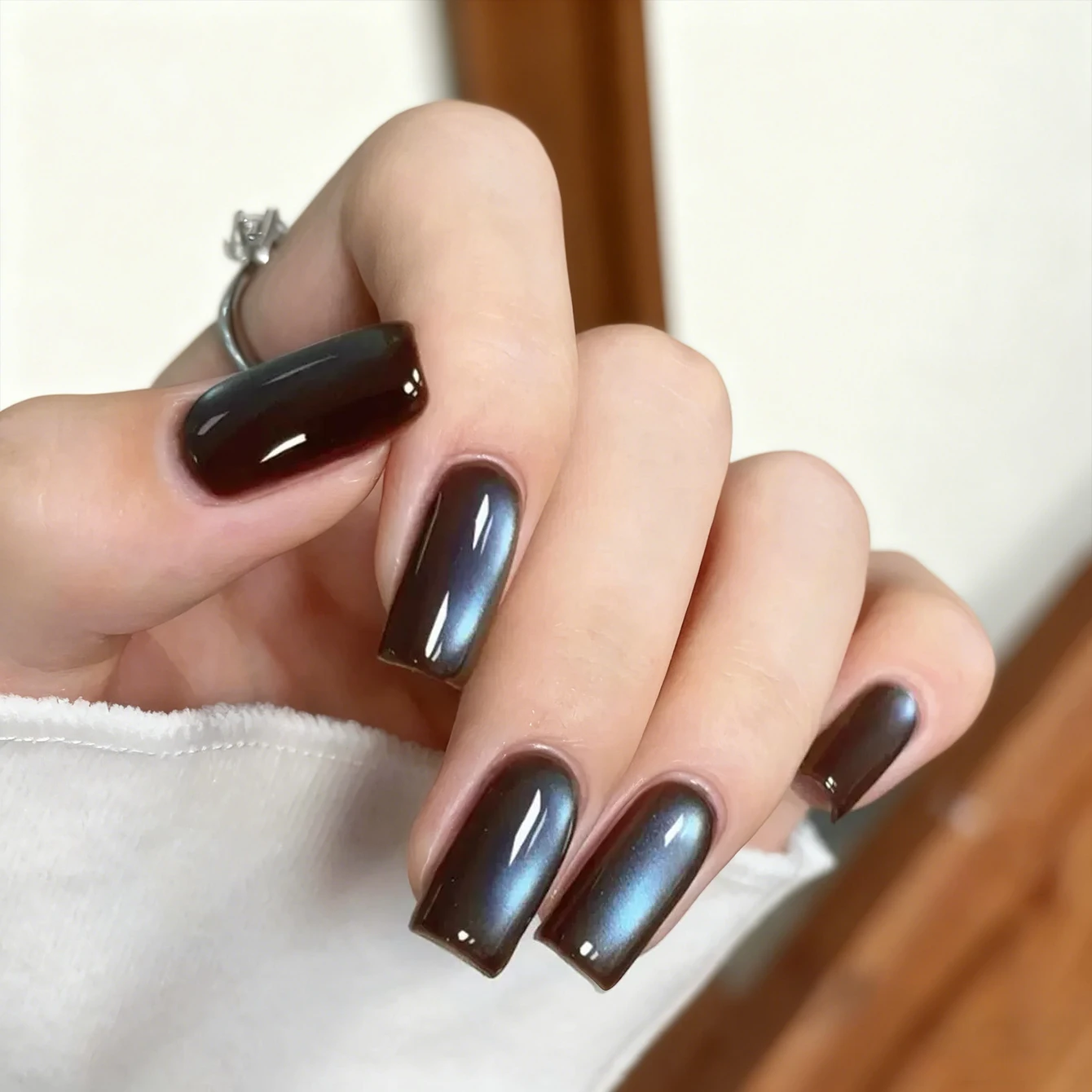 10ML 1PCS Blue Light Brown Glass Bead Magnetic Cat Eye Glue on Nails Winter Autumn Hot Selling Nail Art Christmas Nails