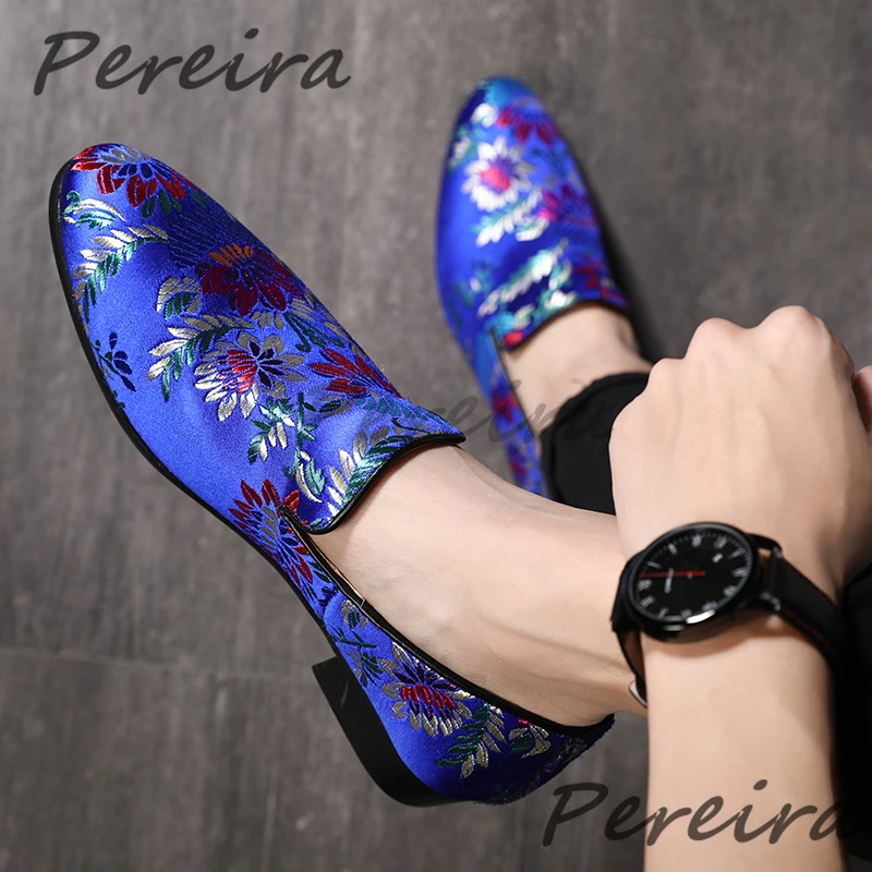 

Chinese Style Flower Embroidered Men's Loafers Trendy Pointed Toe Shallow Casual Business Shoes Summer New Comfortable Shoes