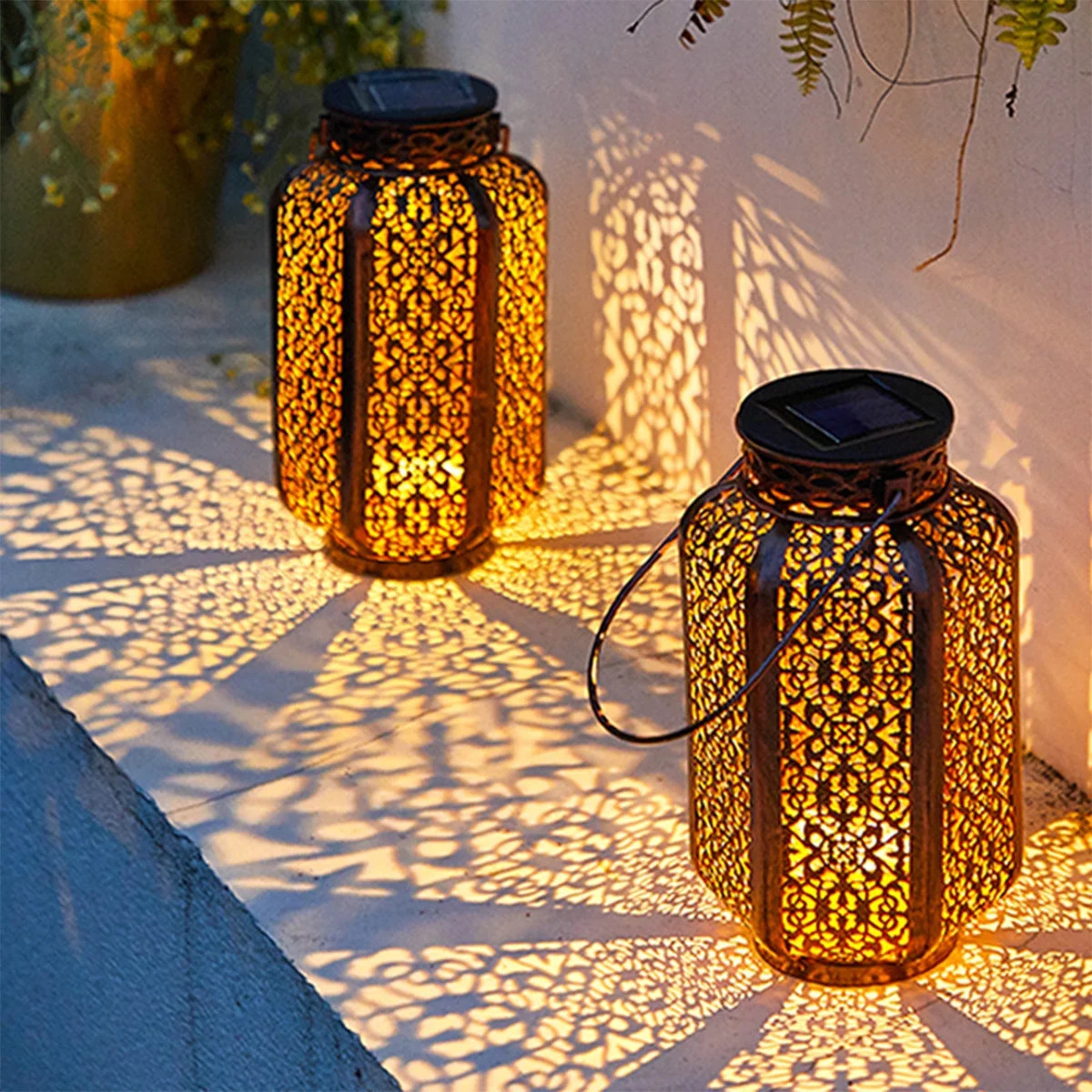 Led Solar Light Solar Hanging Lantern Retro Solar Iron Art Lantern Decorative Vintage Pathway Lamp Outdoor Metal Hollow Light