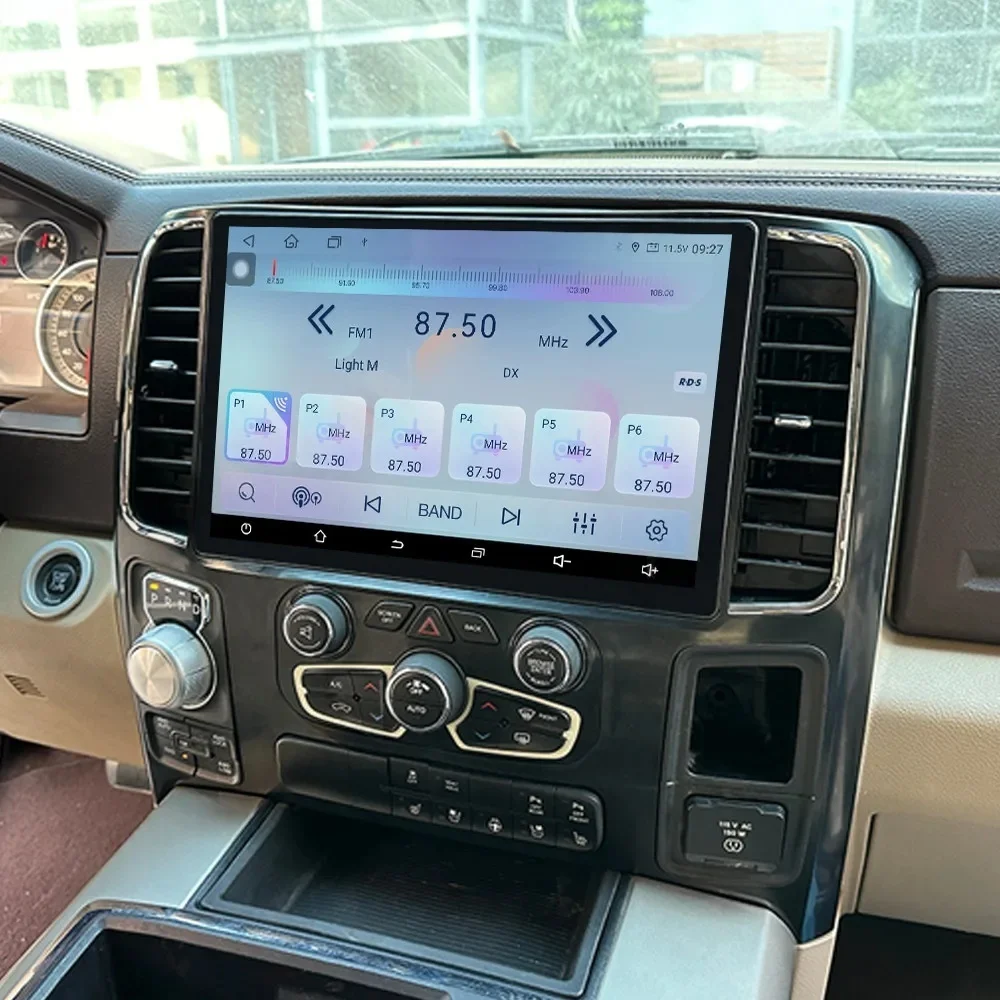 13,1 Zoll Android 13 für Dodge RAM 1500 2013-2018 Autoradio QLED Touchscreen CarPlay Multimedia-Player GPS-Navigation Head Unit