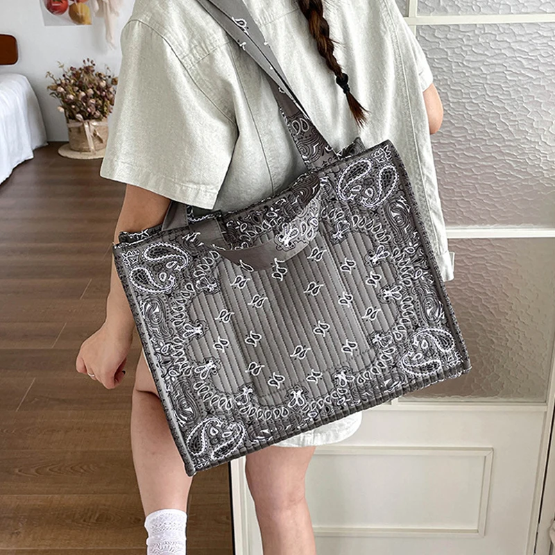 Böhmische Künstlerische Vintage-Blumenmuster-Tragetasche, Damen-Schultertasche, Große Vielseitige Handtasche für Pendeln, Arbeit und Einkaufen – Detail 17