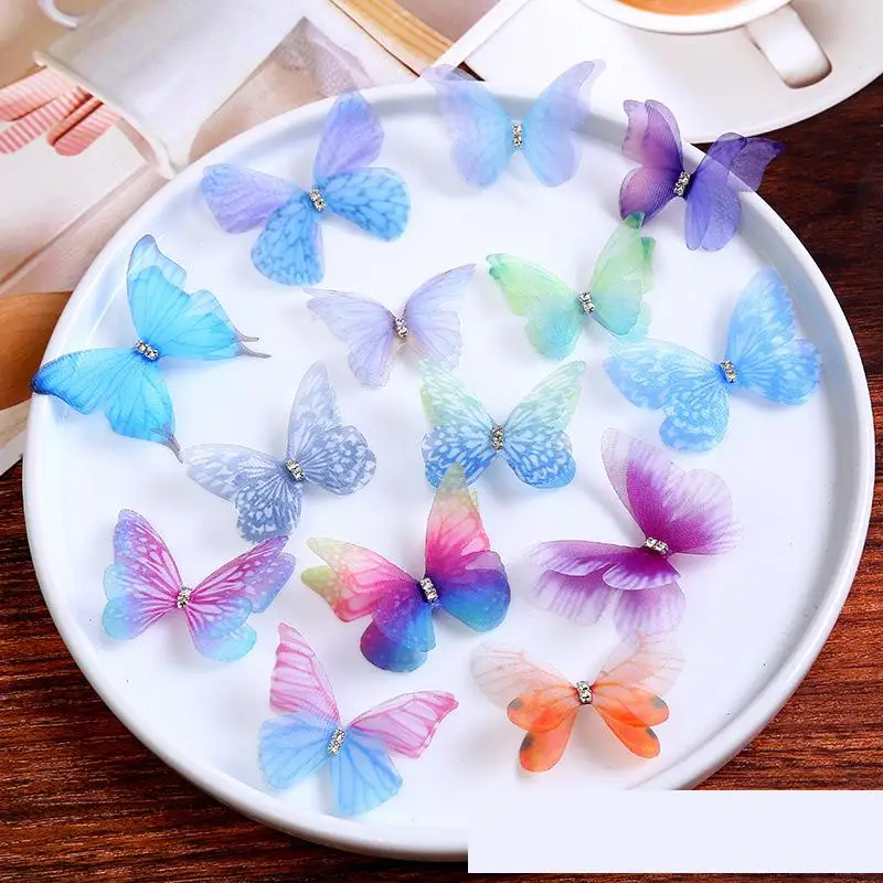 100szt Gradient Color Organza Fabric Butterfly Appliques 50mm Półprzezroczysty szyfonowy motyl do dekoracji imprezowych Ozdoba dla lalek