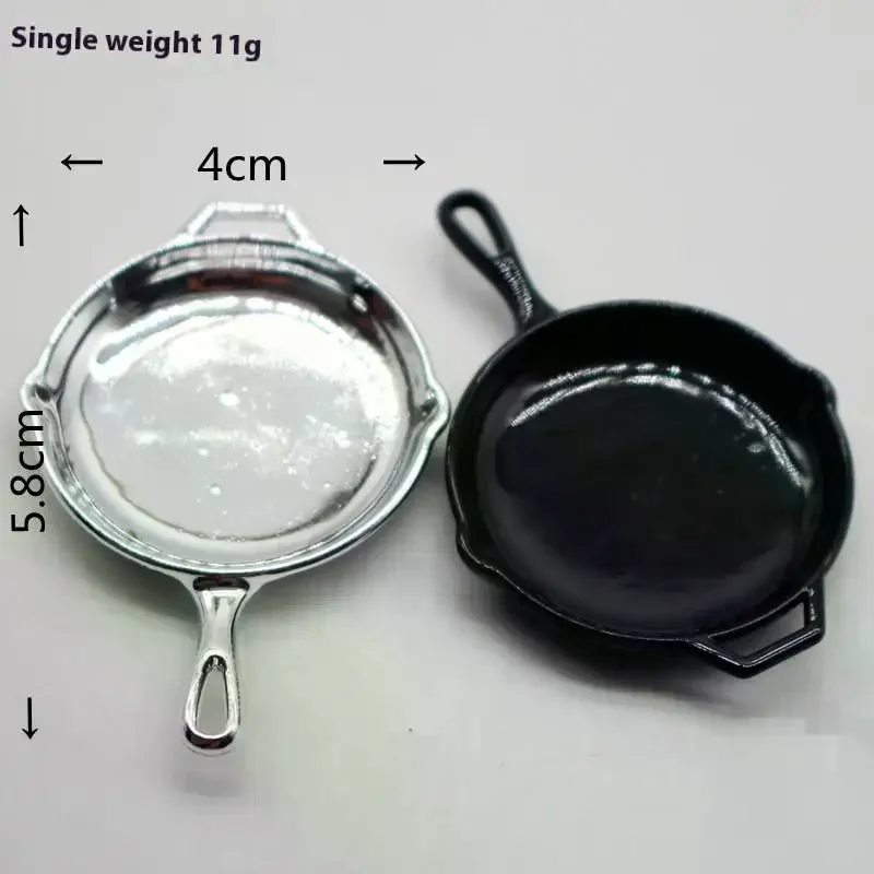 Mini sartén de aleación en miniatura para casa de muñecas, modelo de muebles de cocina, accesorios para decoración de casa de muñecas, juguetes para juego de imitación, regalo, 1 Uds.