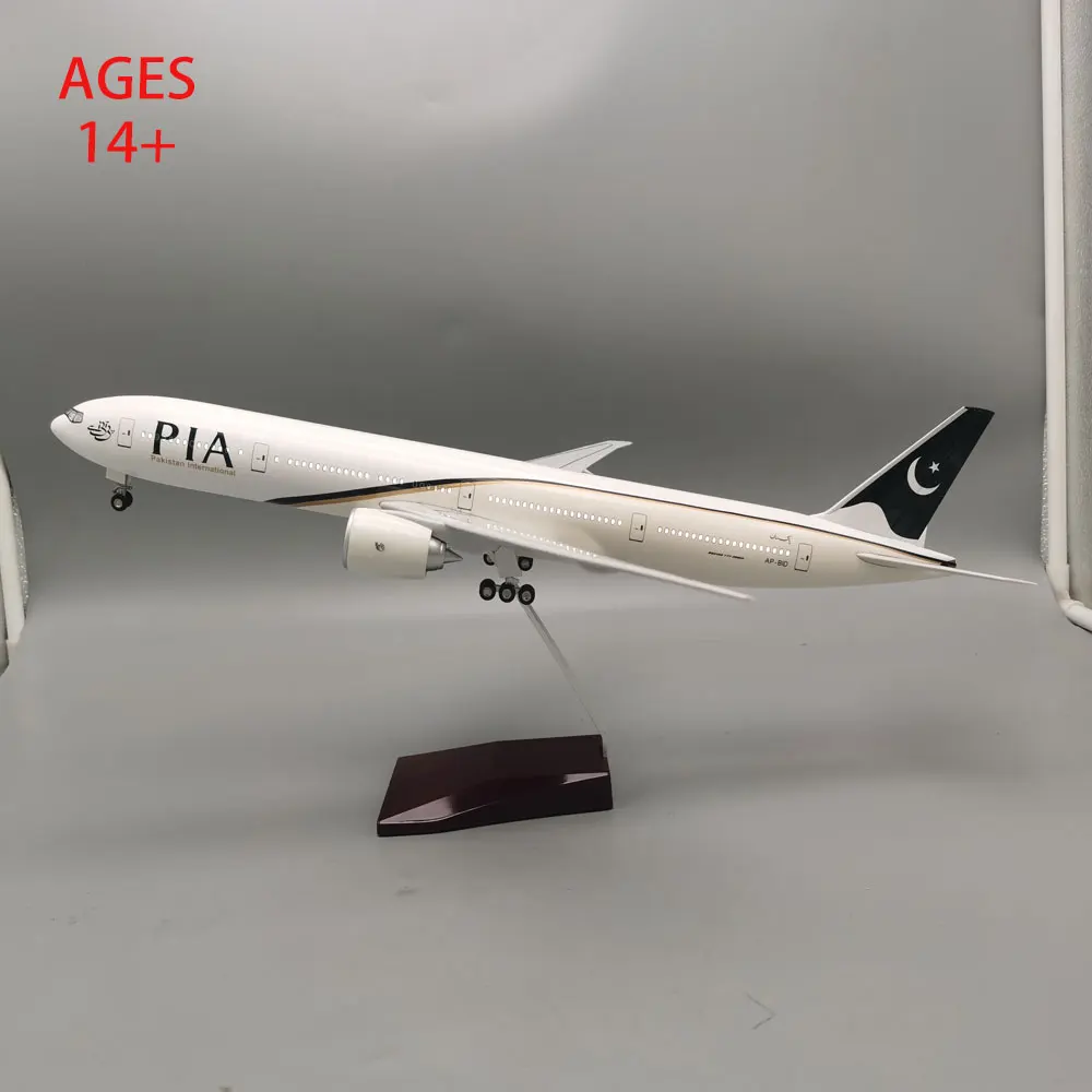 47CM Model Airplane B777 Diecast Model for  Pakistan International Airlines PIA Aircraft with Lights and Wheels Collectible Deco