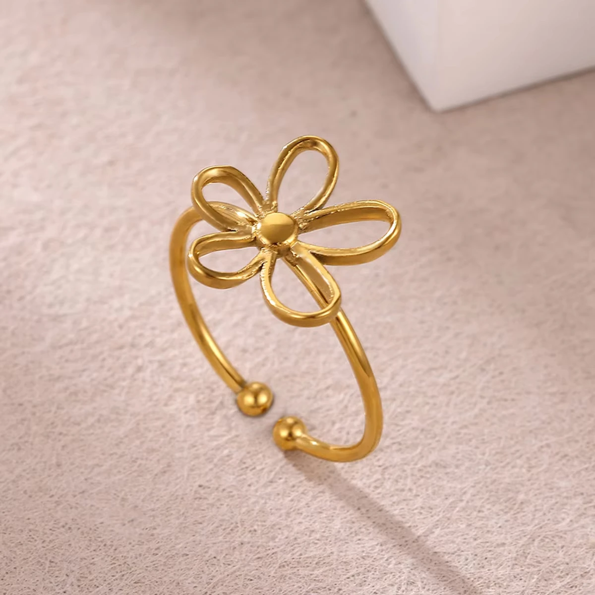 Edelstahl Hohle Blumenringe für Damen und Herren Goldfarben Blütenblatt Pflanzen-Offenring Hochzeit Paar Modeschmuck Party Geschenke