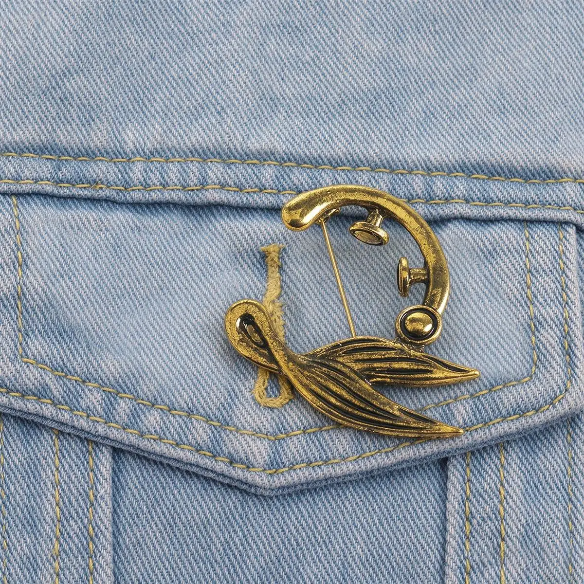 Anime Violet Evergarden Brooch Cartoon Funny Backpack Lapel Metal Badge Cosplay Clothing Accessories Jewelry Gift For Friends