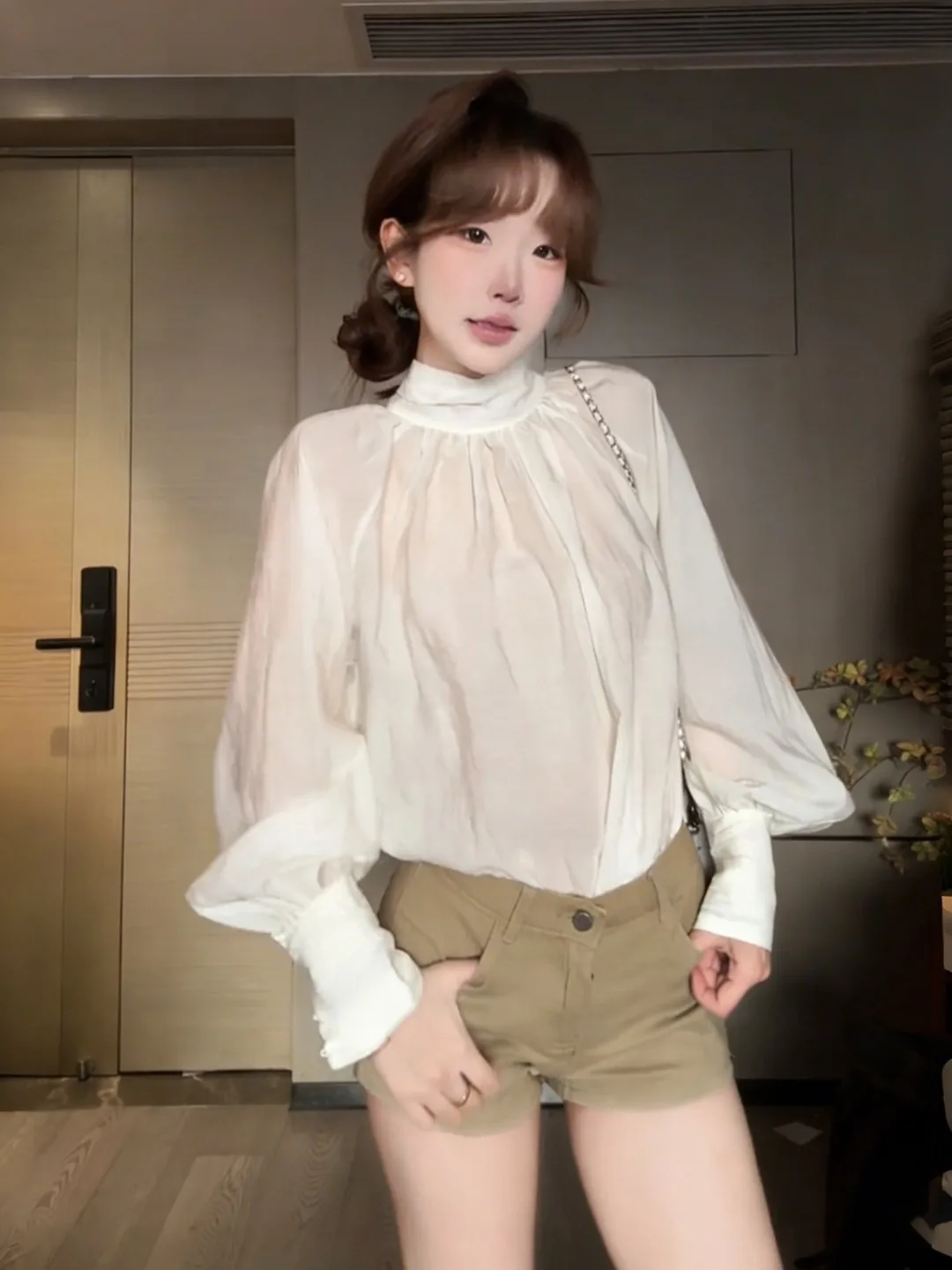 

Ele White Stand Collar Long Sve Women's irt Spring Season Slimming Lantern Sve Loose Fit Faionable Top