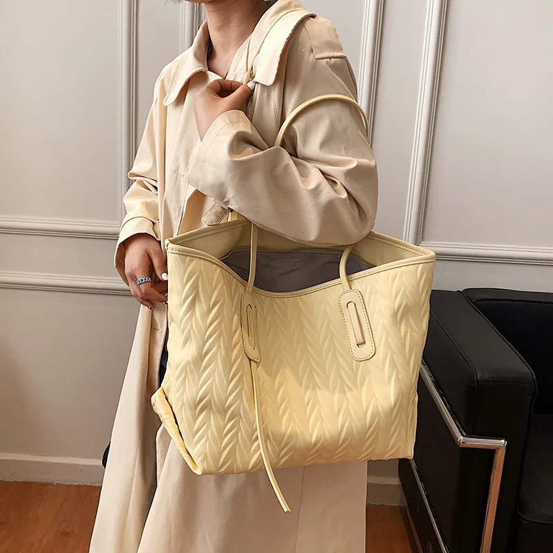 Luxury designer large-capacity handbag women's messenger bag trend brand designer striped shopping bag one-shoulder shopping bag