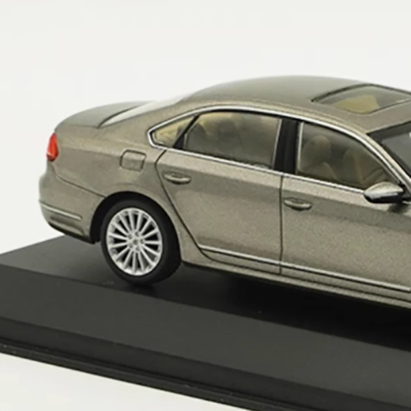 Original Diecast 1:43 Scale Passat 2011 Alloy Car Model Finished Product Collection Gift  Simulation Toy Display Static Model