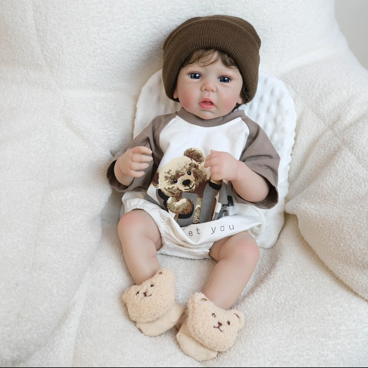 

19" Reborn Baby Doll Ward: Soft Vinyl Skin, Visible Veins, Ideal Cuddly Companion for Children, High-Quality Toddler Toy