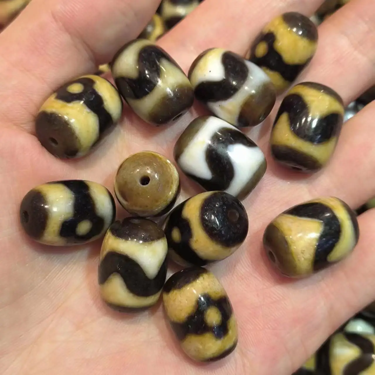 1pcs/lot Natural Old Agate Dzi black brown barrel beads weathered pattern various patterns diy bracelet necklace precious taki