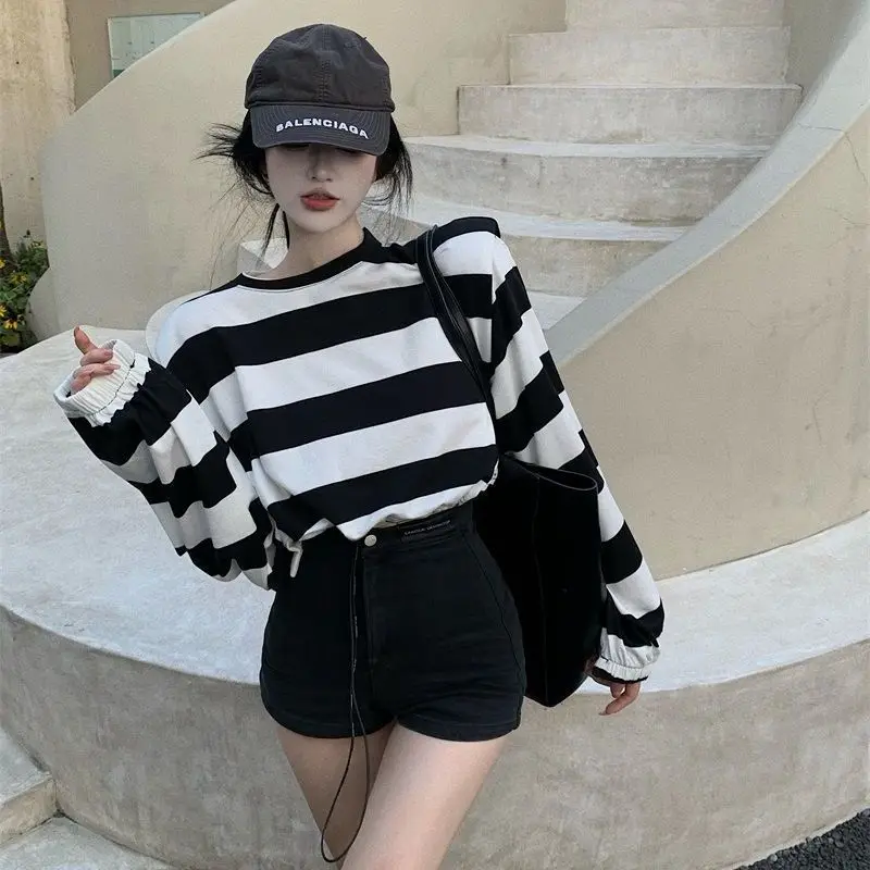 

Shoulder Pads Black White Striped Crop Long Sleeve Women T Shirt Fashion Sexy Casual Harajuku Tunic Oversized Knitted Sweatshirt