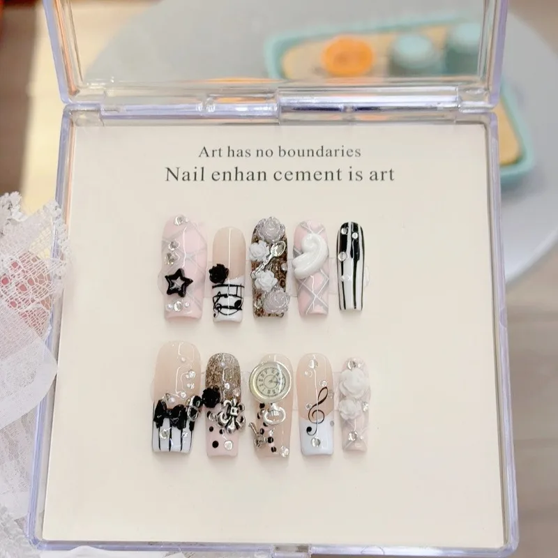 Uñas postizas retro vintage con notas musicales, estilo gyaru, francesas hechas a mano, rosa con moño y perla, arte de uñas Y2K 6