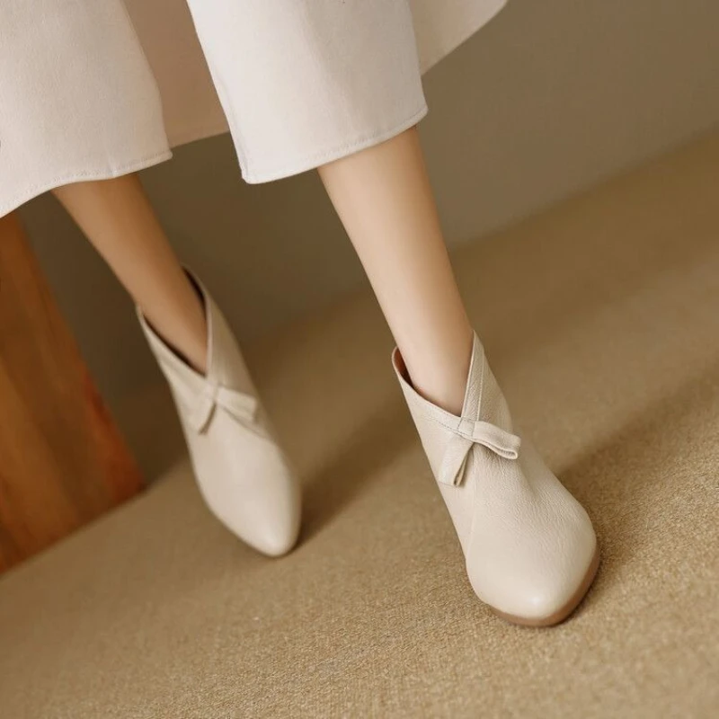 تشيلسي حذاء من الجلد للنساء دافئ مبطن بالصوف أنيق وأنيق الجوارب الأحذية الساخنة موضة 2025 Pu جديد في أحذية نسائية قصيرة #2