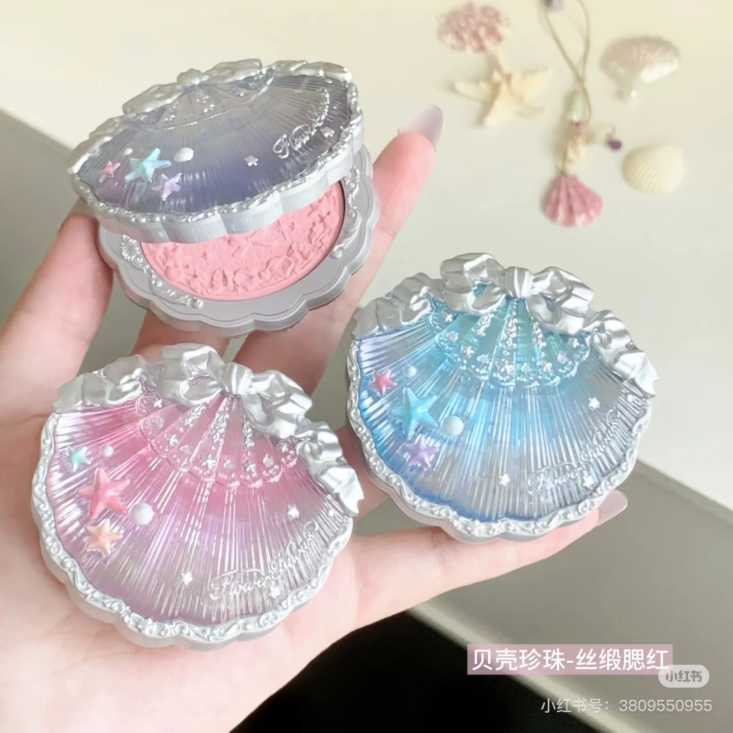 

Flower Knows Shell Pearl Series Тисненые шелковые атласные румяна Матовые стойкие натуральные румяна Косметические 5 г