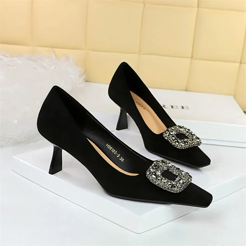 

Pop 2024 Fashion Party Women Pumps Thin High Heels Flock Shallow Mouth Square Toe Metal Crystal Buckle Single Shoes Black