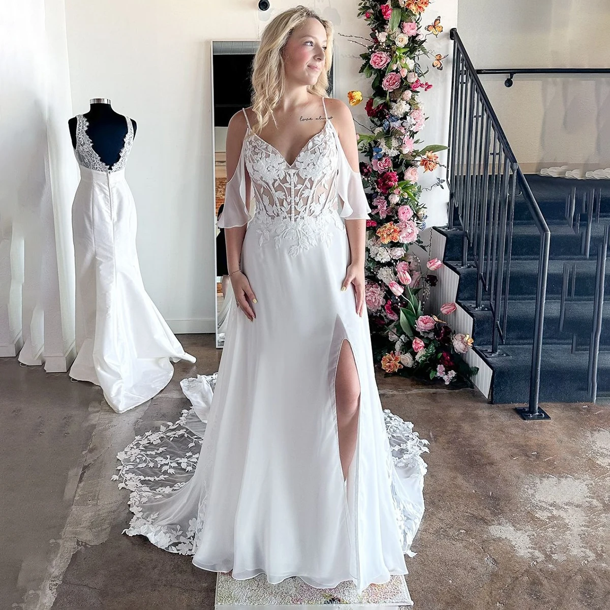 Vestido de novia de talla grande con sobrepeso personalizado, tirantes finos, apliques, paneles superiores transparentes, abertura larga, vestidos de novia con cuentas de gasa