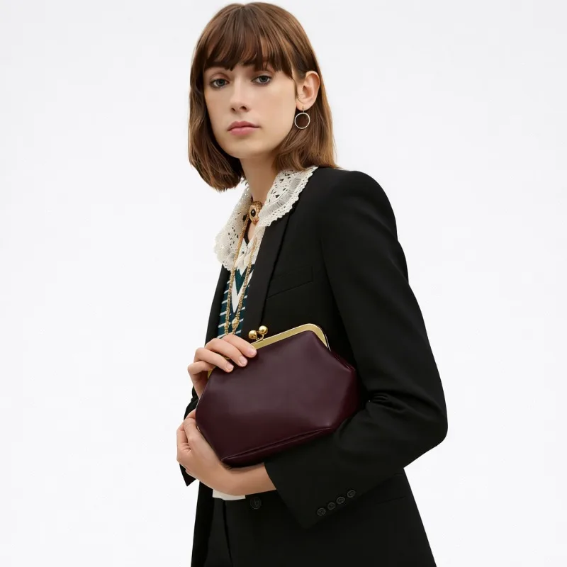 

2026 Runway Mini Silver Kiss Lock Clip Bag Retro Shell Handbag Women Fashion Shoulder Crossbody Top Handle Bag
