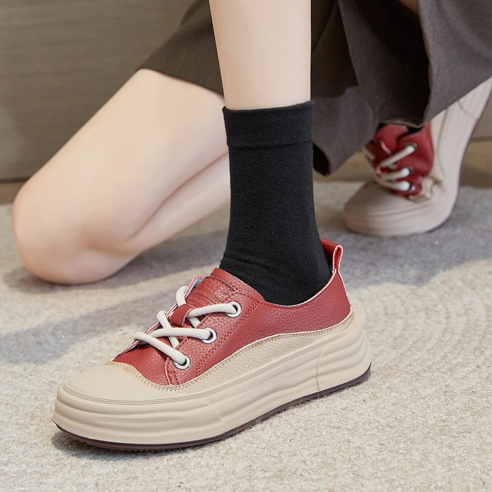 100% Genuine Leather Women Causal Shoes Soft Flat Cow Leather Red Black White Shoes Thick Sole 3.5cm Brand Laides Sneakers D240