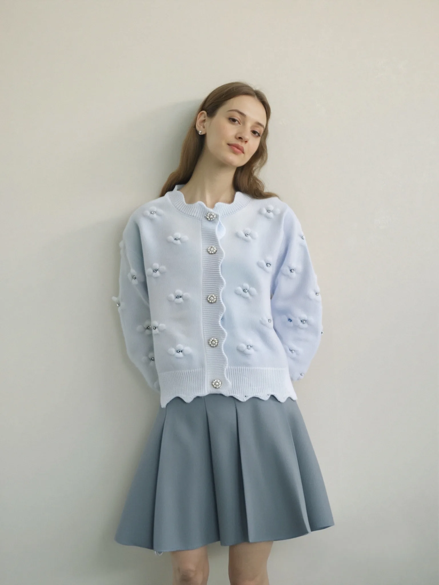 Kurzärmliger Pullovermantel mit kleinem Duft für Damen, lockerer und lockerer Rückenstil, neue Herbstsaison 2022, weicher und flauschiger Strick