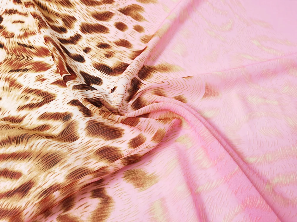 Drucken Sie Chiffon 58'' breit nach Meter digital rosa Leoparden-Chiffon-Stoff für Kleider – Detail 5