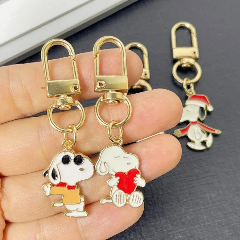 พวงกุญแจโลหะลายการ์ตูนสนูปปี้สุดน่ารัก ฟิกเกอร์อนิเมะ ของสะสมอนิเมะ ของตกแต่งโทรศัพท์มือถือ กระเป๋าเป้สะพายหลัง ของขวัญ