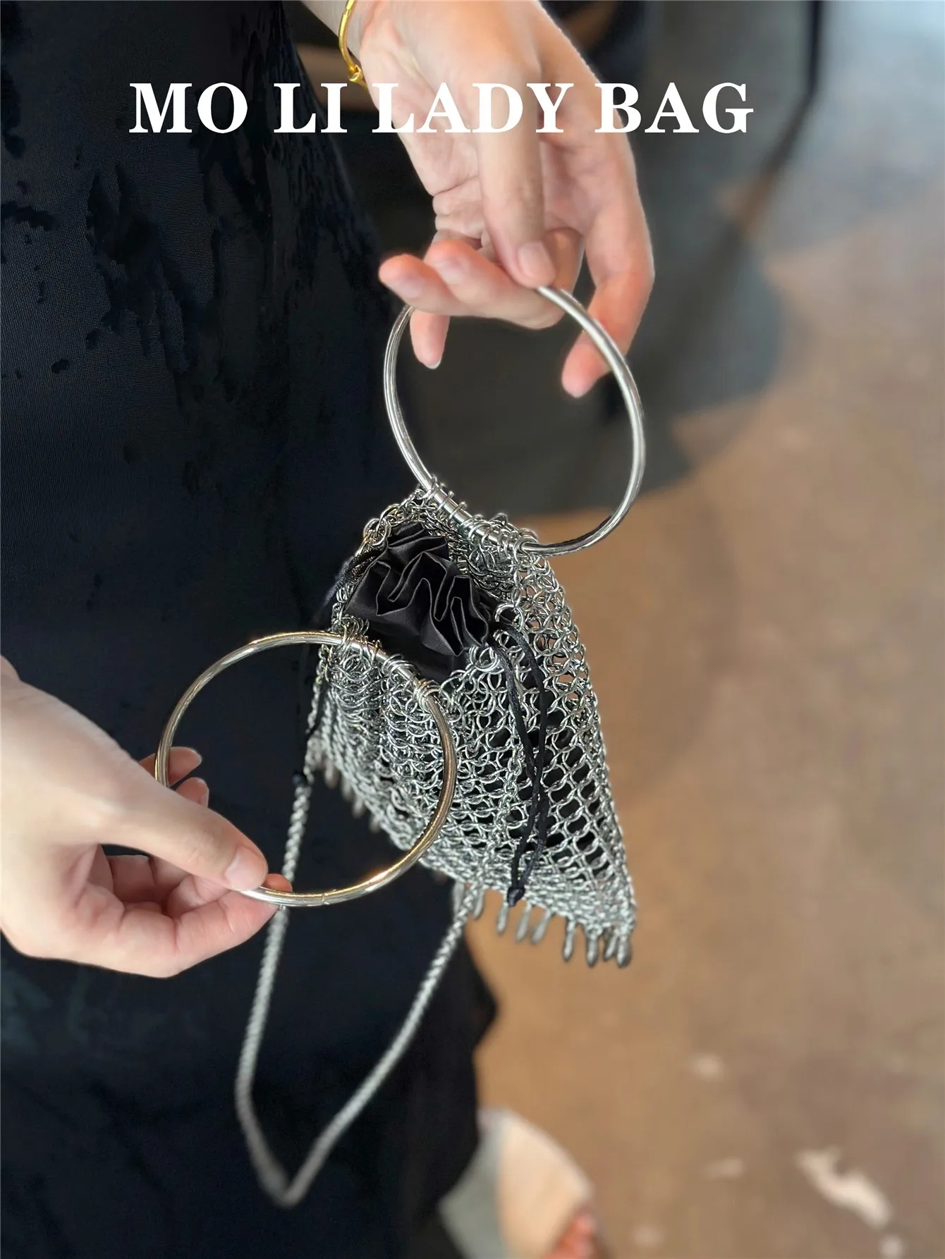 Fashion Hollow Out Metal Ring Woven Handmade Bucket Bag High Quality Women Handbag Luxury Clutch Purse Female Shoulder Bag