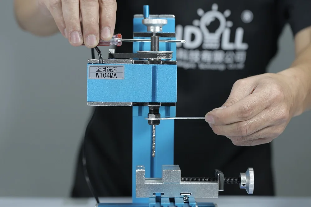 Mini Metal Lathe DIY Miniature Milling Machine Miller 100-240V Woodworking Metal Aluminum Processing Tool Mini Milling Machine